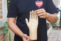 3D printed cosmetic-hand orthosis 6